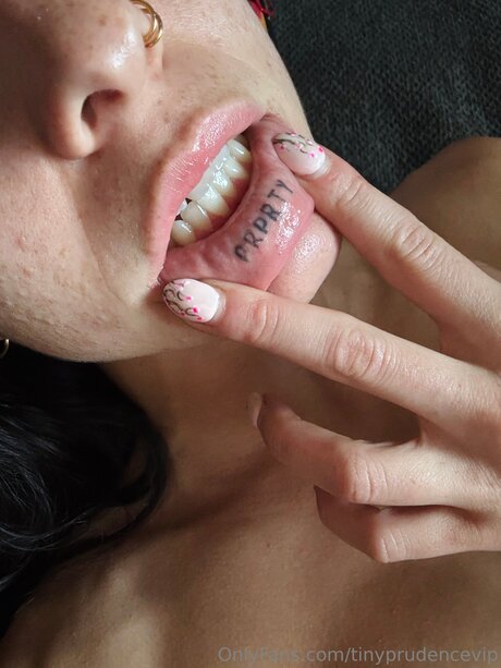 Tinyprudencevip sex pornstar photo