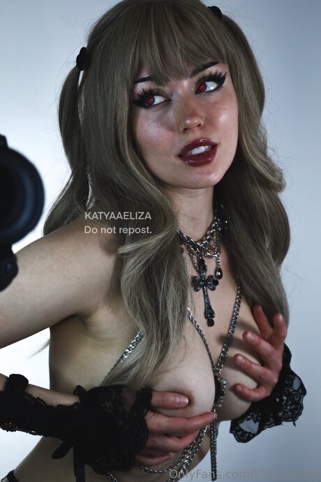 Katyaaeliza model top image