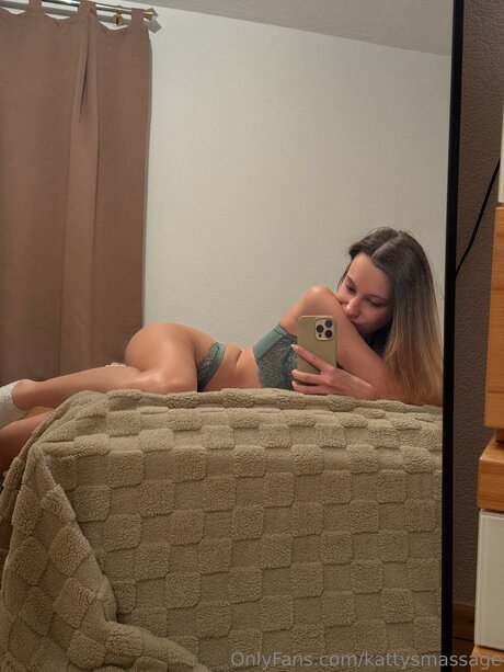 Kattysmassage pornographic actress photos