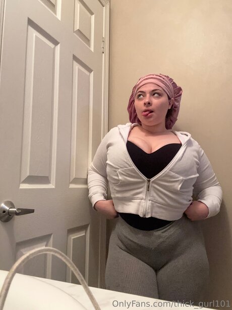 Thick Gurl101 adult actress galleries