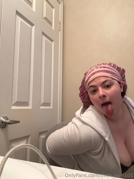 Thick Gurl101 star naked images