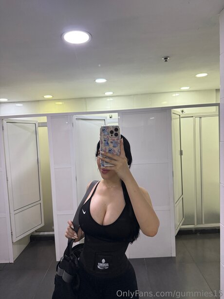 Gummies15 nudes actress img