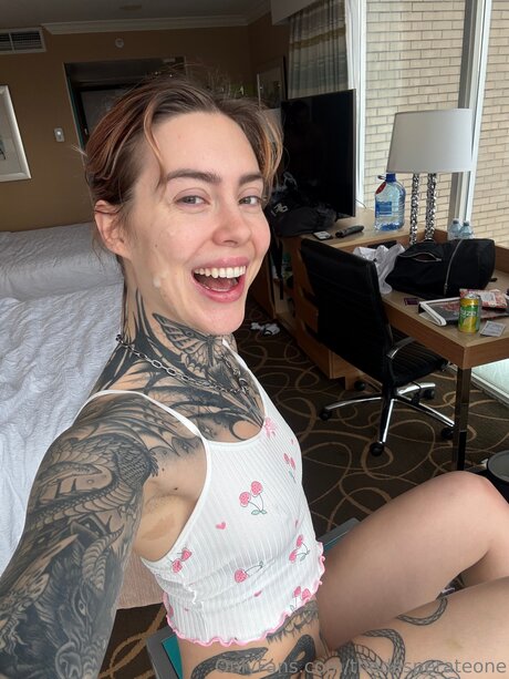 Thedesperateone nude star photos