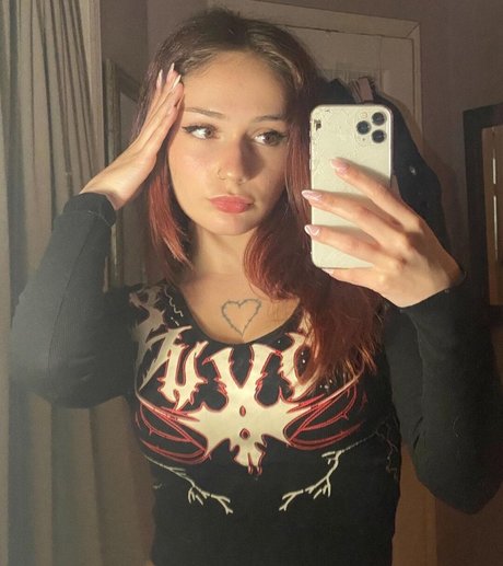Gothicbratgf star erotic photos