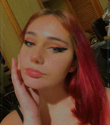 Gothicbratgf star hot archive