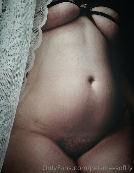 busty mom onlyfans sexy nude image