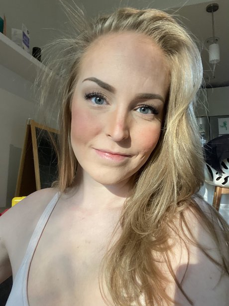 Megancgram sex model pic