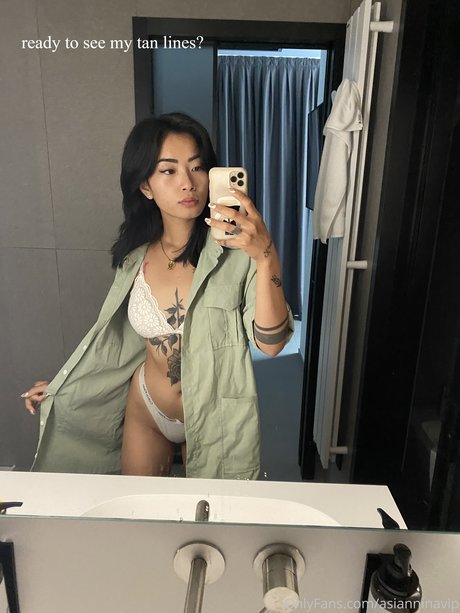 Asianninavip model erotic pictures