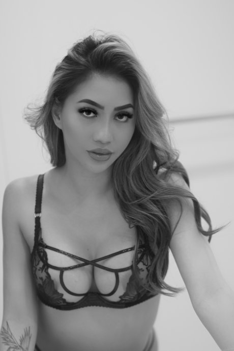 Mizzlamour xxx model images