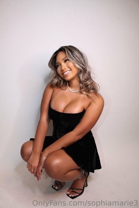 Sophia Malonzo nude actress pictures