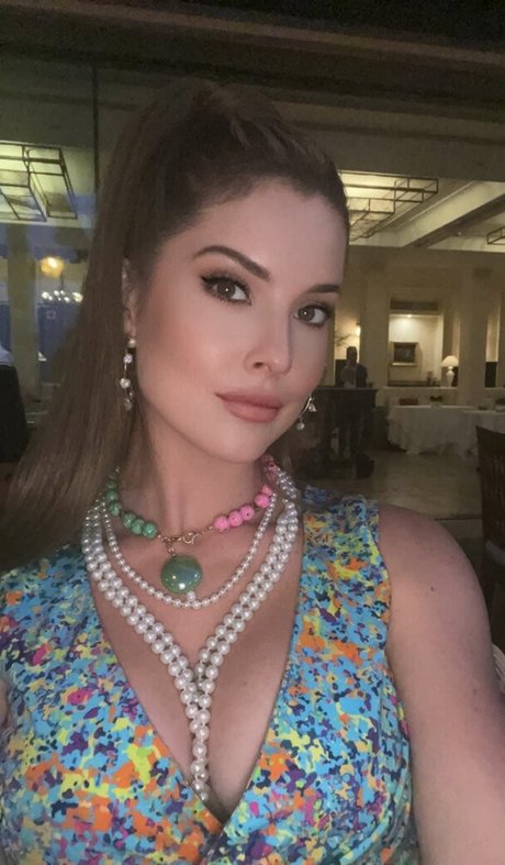 Amanda Cerny top profile image