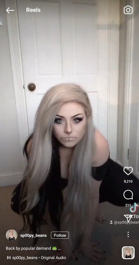 Spoopybeans model sexy photos