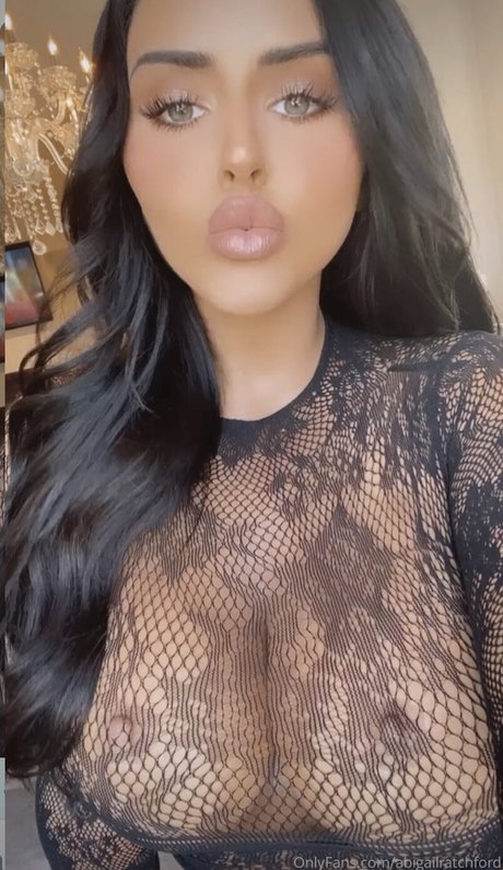 Abigail Ratchford star erotic photo