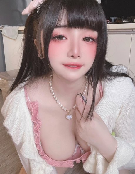 Raku pretty model photos