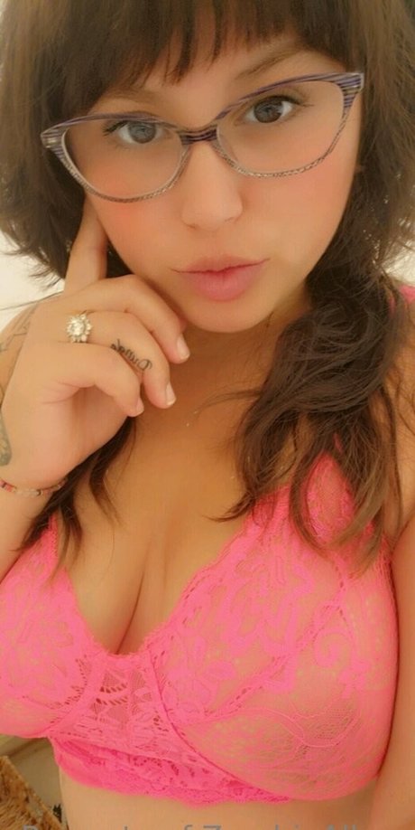 Zumbieallure hot model pics