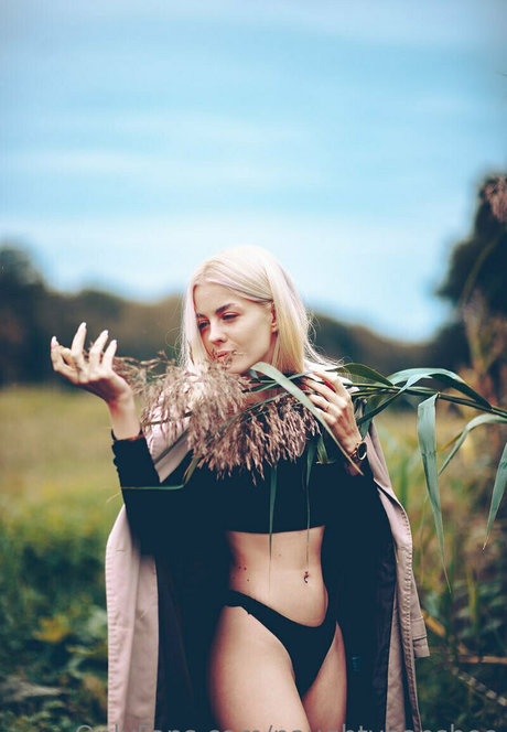 Naughtybanshee sex model pics