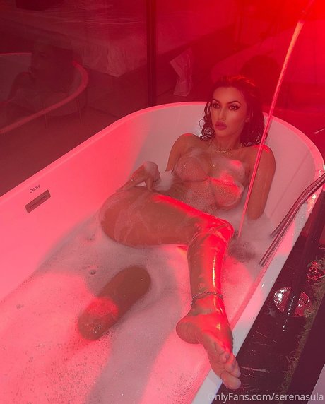 Serena Sula hot model photo
