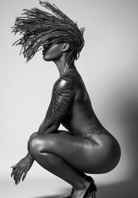 Jina C naked star pic