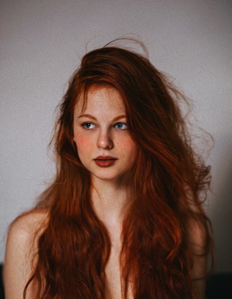 Sonia Red Fox  star nice pics