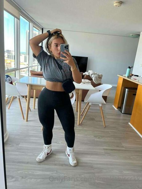 Lilthiccckktv erotic star pic