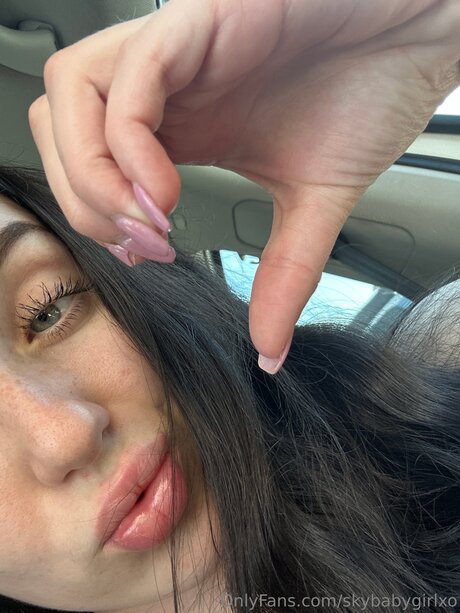 Skybabygirlxo free model pics