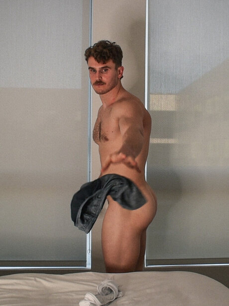 Thomas Mathew M sex star picture