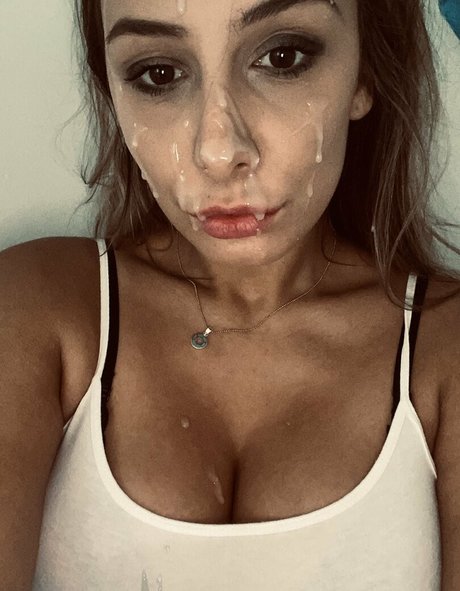 Mariah Leonne naked pornstar photo