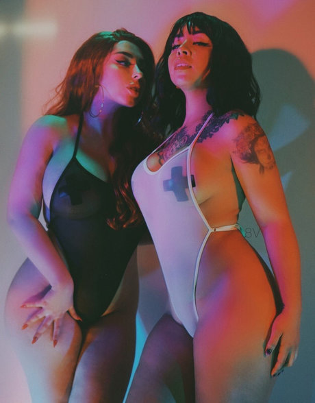 Midna Ash nude model pic