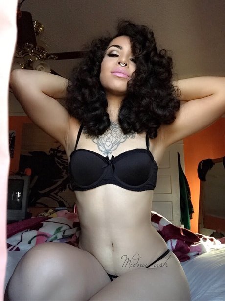 Midna Ash nude star image