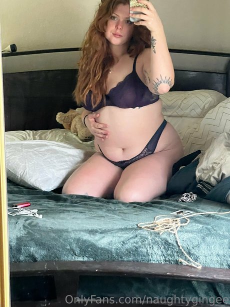 Naughtygingee model naked picture