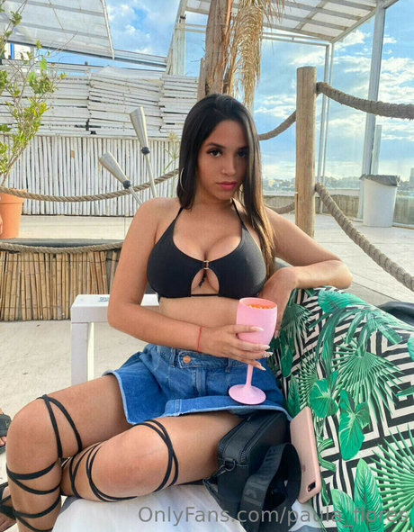 Paula Flores star sexy pictures