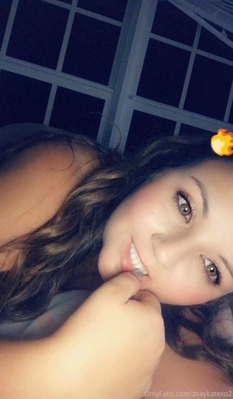 zoeykatexo2 xxx pornstar gallery