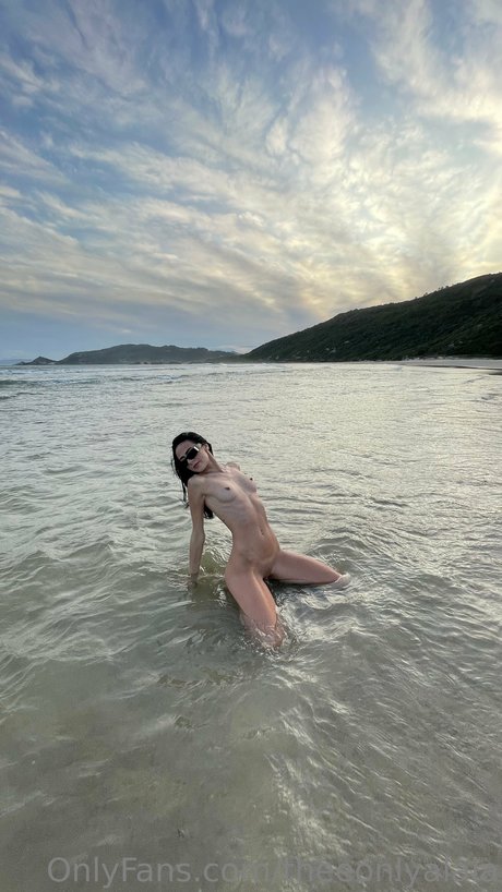 Alaiarosee Theeonlyalaia pornstar erotic photo