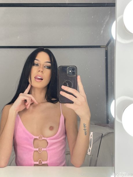 Alaiarosee Theeonlyalaia hot pornstar picture
