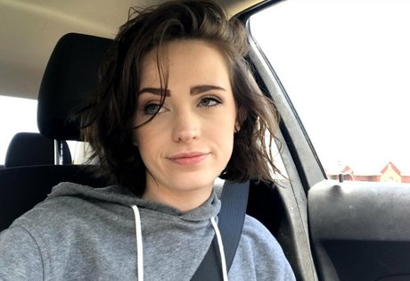 Zoeybrooks art actress image
