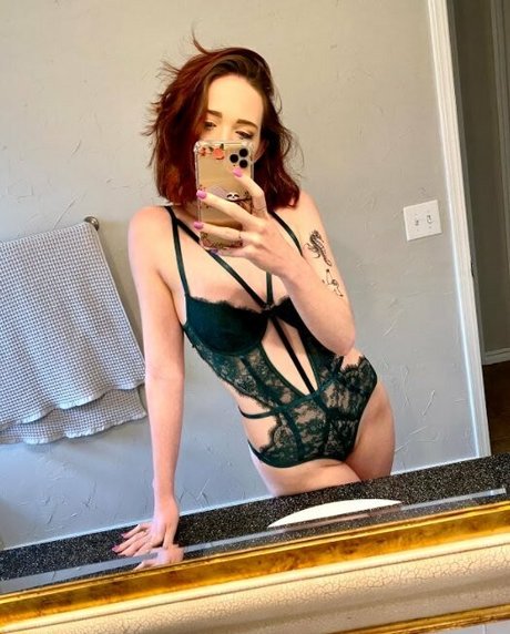 Zoeybrooks pornstar xxx archive