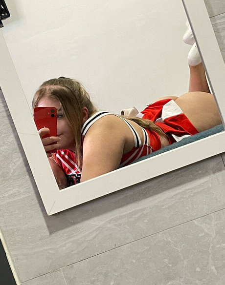 Zoey Bambi sexy pornstar img