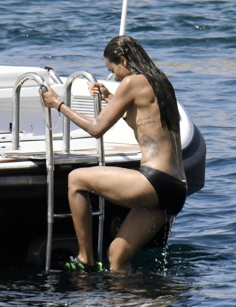 Zoe Saldana pornstar naked archive