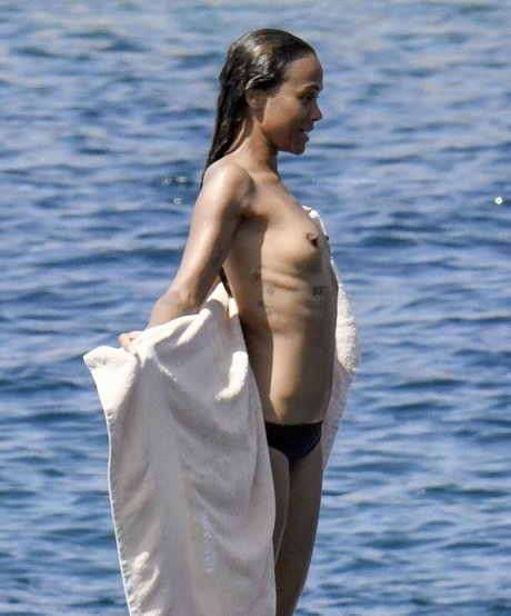 Zoe Saldana model best pics