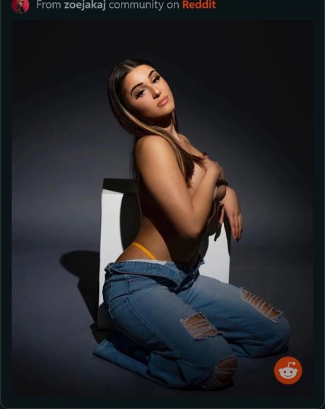 Zoe Jakaj model free pics