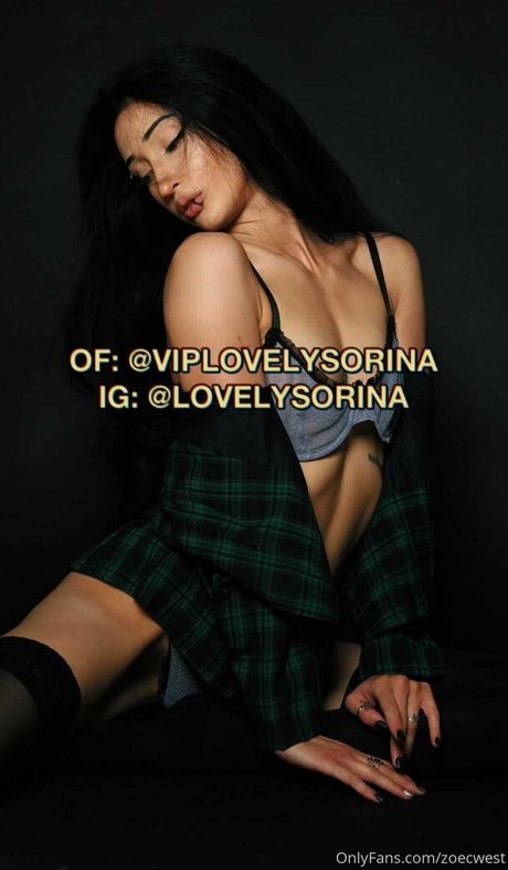 zoecwest star nude galleries