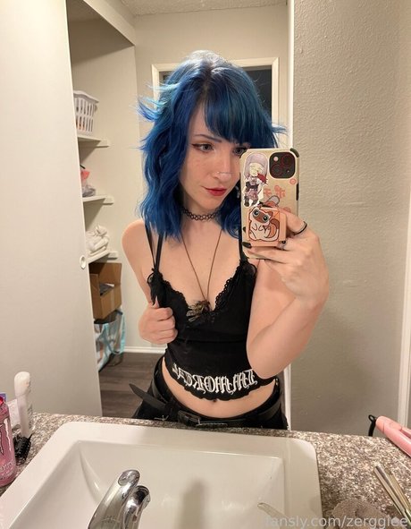 zerggiee model adult photos