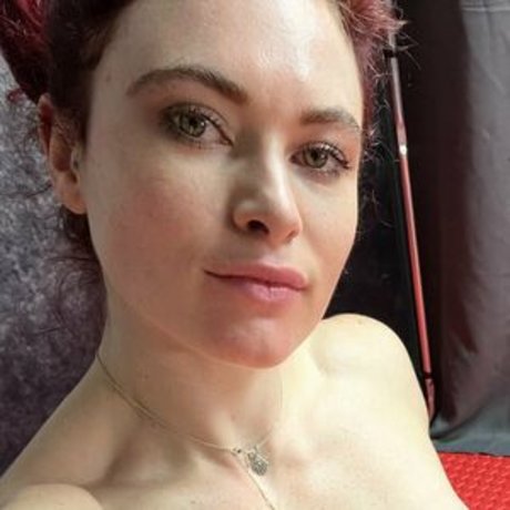 Alexis Luna actress photo