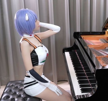 Rus Piano beautiful actress archive