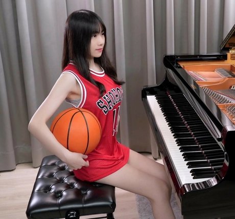 Rus Piano beautiful pornstar pictures