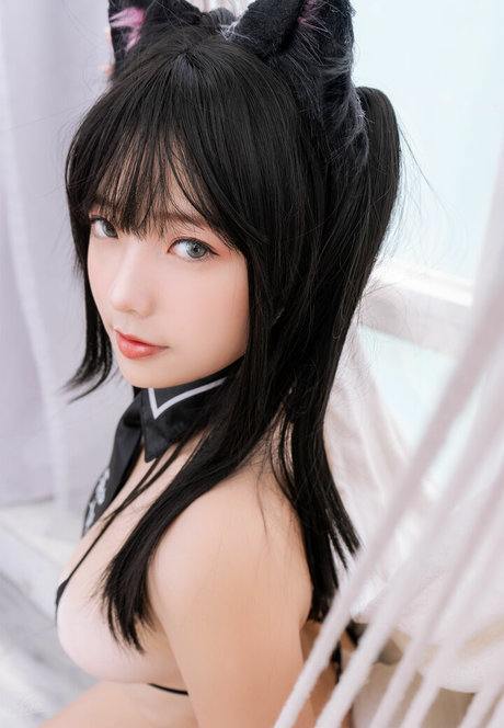 Messie Huang sexy actress images