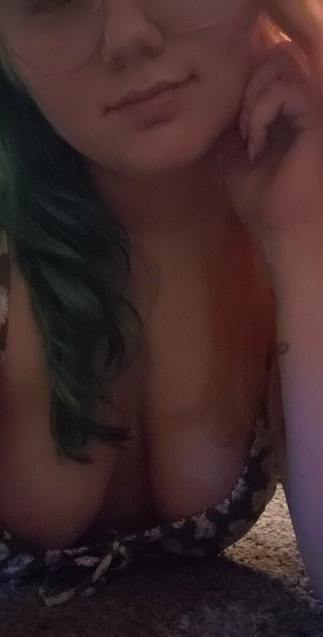 peachykeenstine22 nice model pic