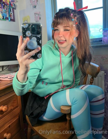 Belle Delphine star nude image