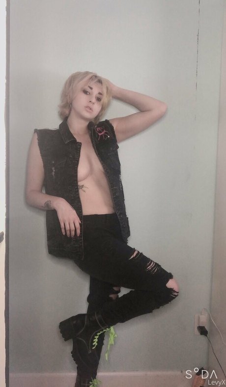 Gremlinbxtch star naked galleries
