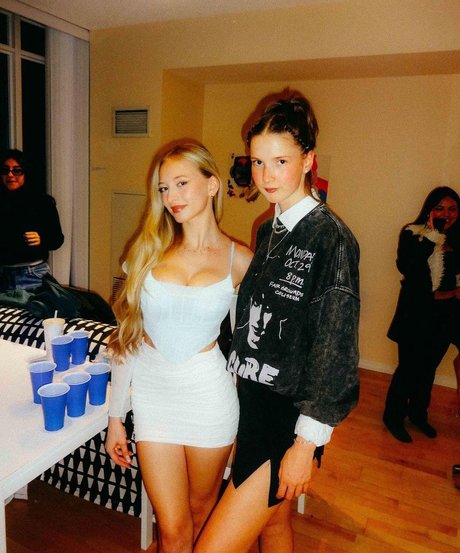 Sophia Diamond model free pic